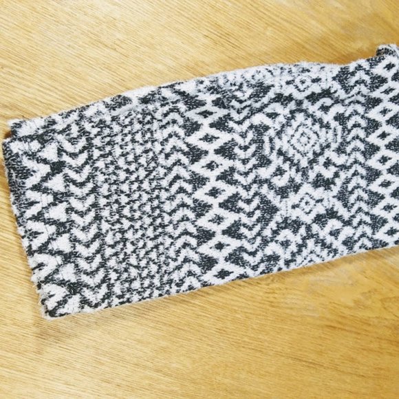 ENERGE*SWEATER*GRAY W/ BLACK AZTEC PATTERN* ENERGE BRAND* WOMEN 1X - Picture 7 of 7